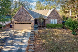 30 Vantage Dr, Maumelle, AR 72113