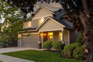 444 NW 29th St, Redmond, OR 97756