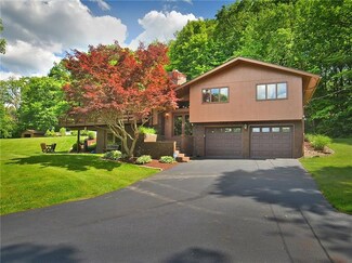 4043 Round Top Rd, Murrysville, PA 15668