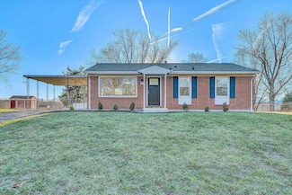 927 Emerald Dr, Vinton, VA 24179