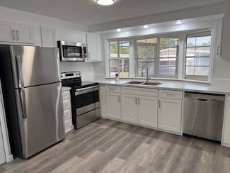 101 Queen Palm Dr, Naples, FL 34114