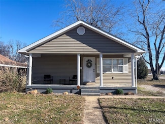 2324 Mangold St, Poplar Bluff, MO 63901