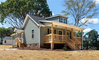 6184 Hopewell Rd, Hickory Grove, SC 29717