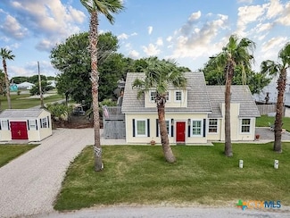 112 Wedig St, Port Lavaca, TX 77979