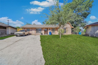 118 W Doverfield Dr, Houston, TX 77037