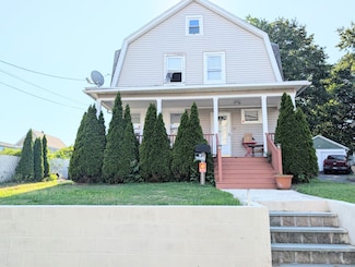 55 Ridgefield Ave, Bridgeport, CT 06610