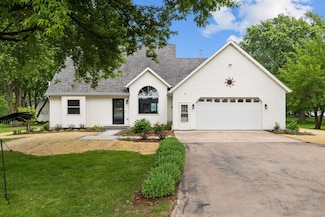 N7861 Lakeshore Dr, Fond Du Lac, WI 54937