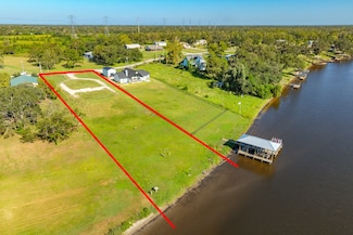 4957 County Road 747a, Brazoria, TX 77422