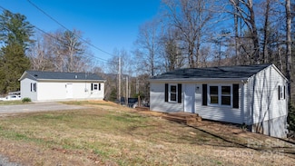 3992 Dug Hill Rd, Lenoir, NC 28645