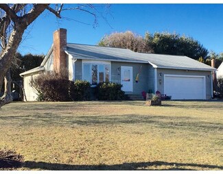 27 Meadowbrook Dr, Sunderland, MA 01375