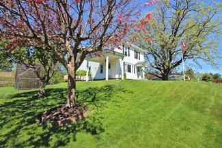 12 Pageant St, Bennington, VT 05201