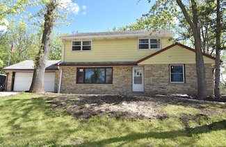 N76W14092 Appleton Ave, Menomonee Falls, WI 53051
