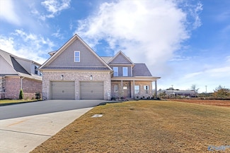 17908 Longleaf Dr, Athens, AL 35611