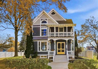 211 E Main St, Lisbon, IA 52253