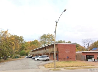 9902 W Main St Unit 4, Belleville, IL 62223