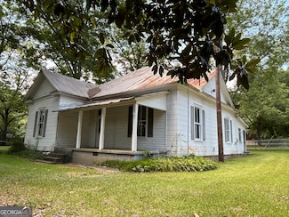 66 W Pleasant Hill St, Woodland, GA 31836