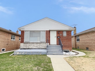 5815 W Foster Ave, Chicago, IL 60630