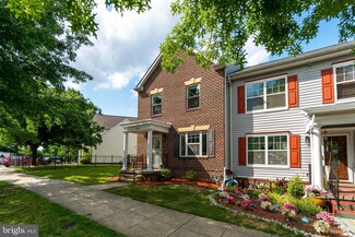 1102 Varney St SE, Washington, DC 20032