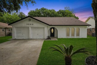 3502 Park Meadows Ave, Deer Park, TX 77536