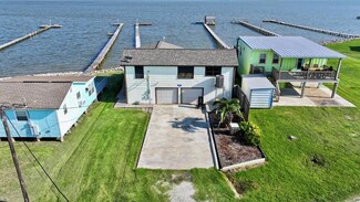 346 Jensen Point Dr, Palacios, TX 77465