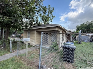 2623 W Poplar St, San Antonio, TX 78207