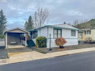 78 NE Danita Ln, Roseburg, OR 97470
