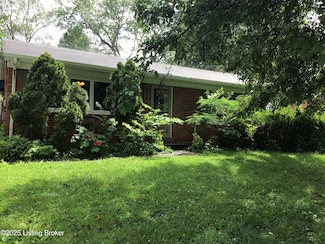 7008 Green Manor Dr, Louisville, KY 40228