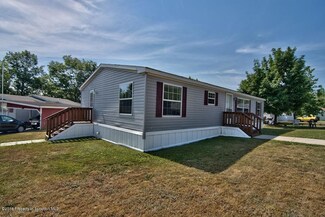 22 William St, Taylor, PA 18517