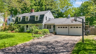 37 Glenwood Rd, West Hartford, CT 06107