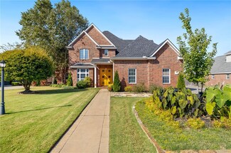 203 NW Yukon Trail St, Bentonville, AR 72712