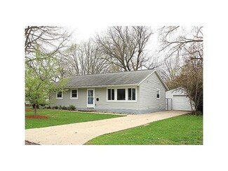 4417 Sherman St NE, Cedar Rapids, IA 52402