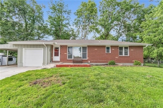 29 Virginia Dr, Liberty, MO 64068