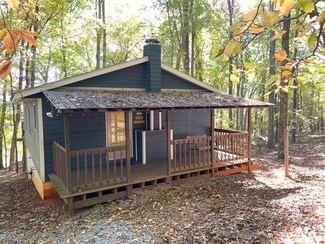 713 Leesville Lake Dr, Pittsville, VA 24139