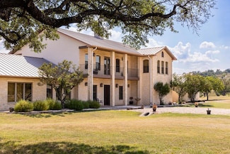 945 Elm Pass Rd, Center Point, TX 78010