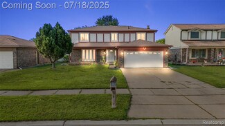 4152 Bloomfield Dr, Sterling Heights, MI 48310