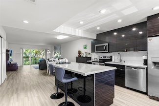 280 Racquet Club Rd Unit 204, Weston, FL 33326