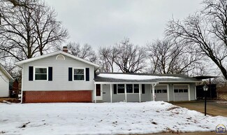 3711 SW 30th St, Topeka, KS 66614