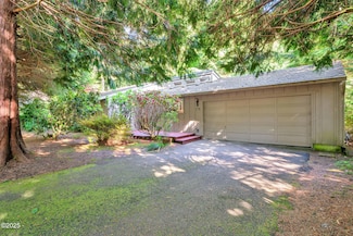 178 The Pines, Depoe Bay, OR 97341