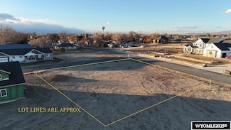 147 S 4th St, Cowley, WY 82420