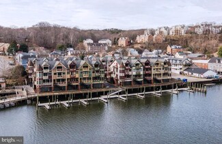 250 Gaslight Landing Ct, Occoquan, VA 22125