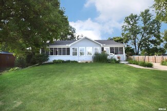 13933 N River Beach Dr, Chillicothe, IL 61523
