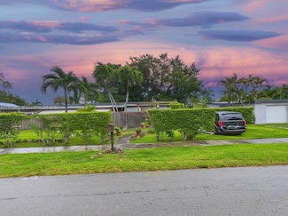 19341 Holiday Rd, Cutler Bay, FL 33157