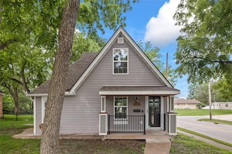 402 S 11th St, Adel, IA 50003