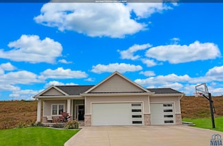 1219 Blackhawk Ct, Hinton, IA 51024