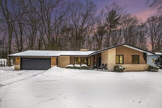 17229 Ferris St, Grand Haven, MI 49417