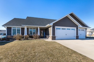 6507 N Wilshire Ln, Dubuque, IA 52003