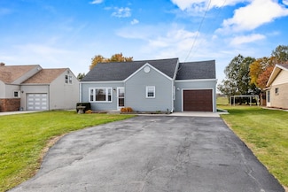 307 S Packer Dr, Manitowoc, WI 54220