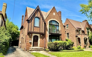 19627 Winslow Rd, Shaker Heights, OH 44122