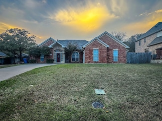 802 John Thomas Dr, Keene, TX 76059