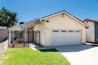 2776 N Dewey Ave, Fresno, CA 93722